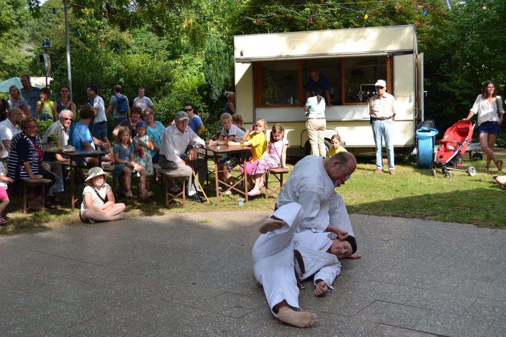 Shotokan Karate Haan auf dem Gruitener Dorffest 2015 – Foto 9
