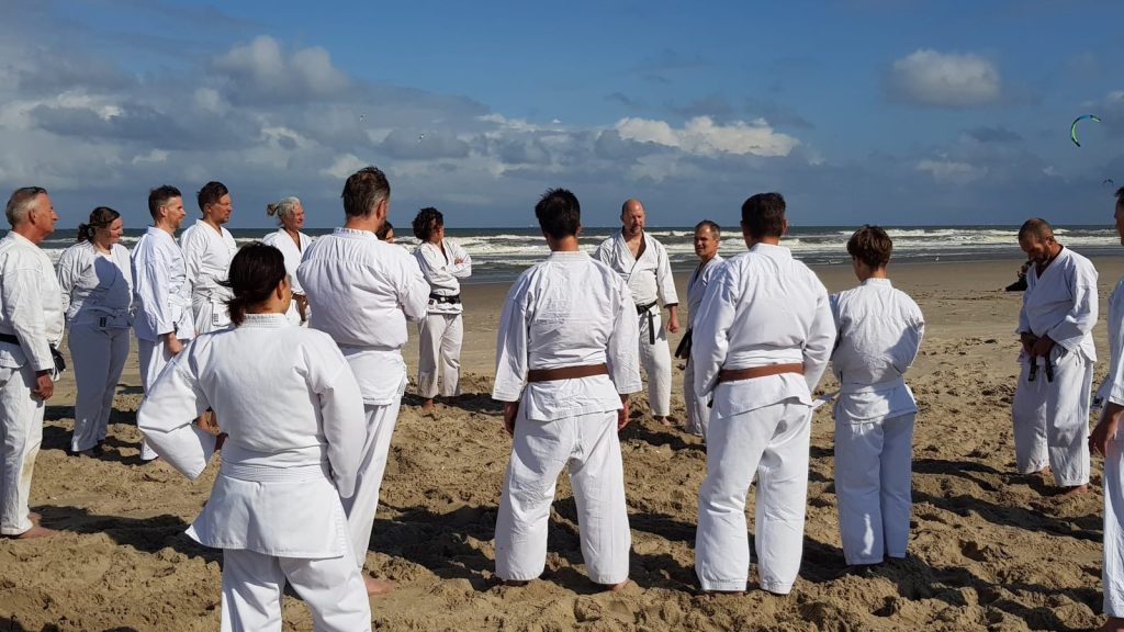 Strandtraining bei Holland Shotokan 2021 – Foto 1