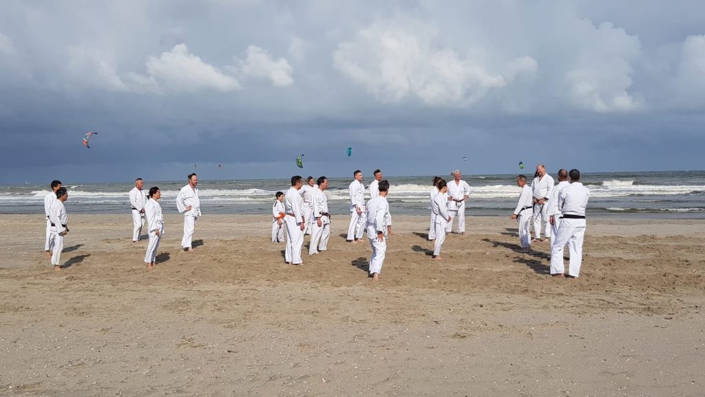 Strandtraining bei Holland Shotokan 2021 – Foto 2